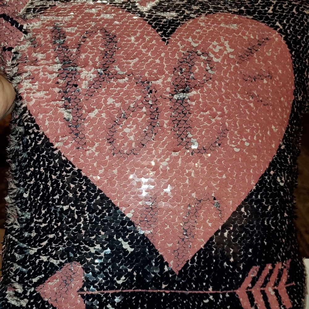 ● 'Be Brave' mermaid-style pillow